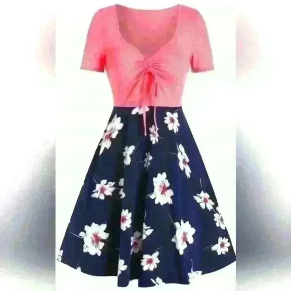 PRINTED FLORAL SHORT  SLEEVE FLARE DRESS SIZE SM - Picture 1 of 7